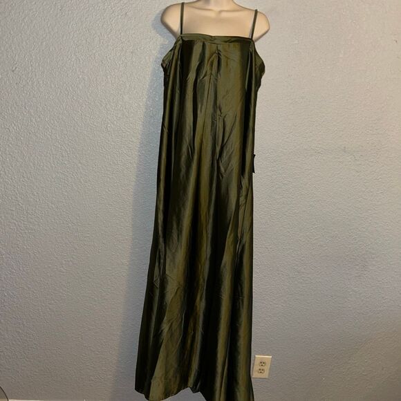 New Lulu’s Dress - Picture 1 of 4